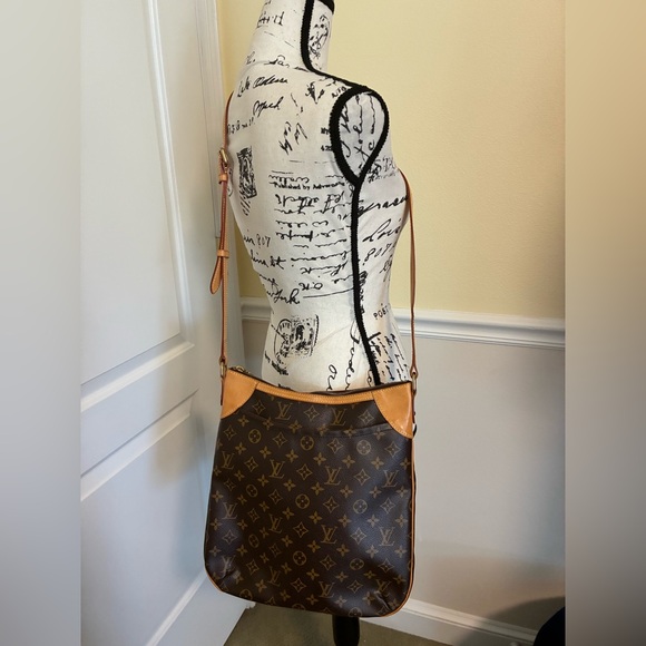 LOUIS VUITTON MONOGRAM ODEON MM CROSSBODY WITH COA - Picture 10 of 16
